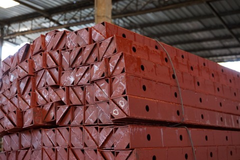 ฉากเข้ามุมแบบเหล็ก